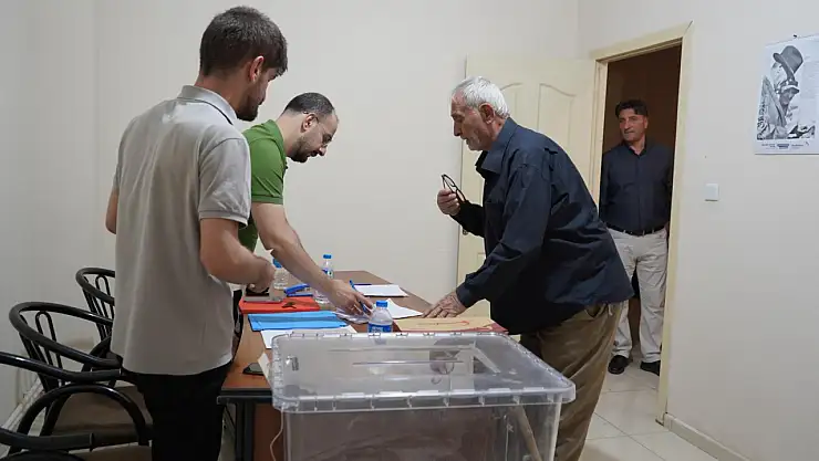 Siirt'te CHP Merkez İlçe Başkanlığı Seçimi Tamamlandı! Yeni Başkan Celalettin Akınay Oldu