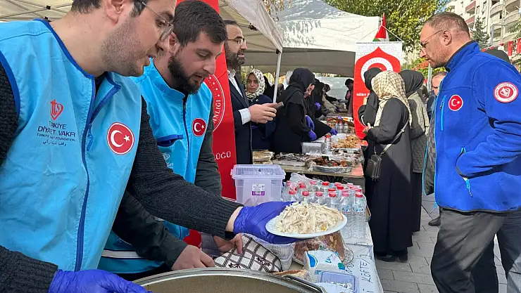Siirt'te Gazze İçin Düzenlenen Hayır Çarşısında 2 Milyon 758 Bin Lira Bağış Toplandı