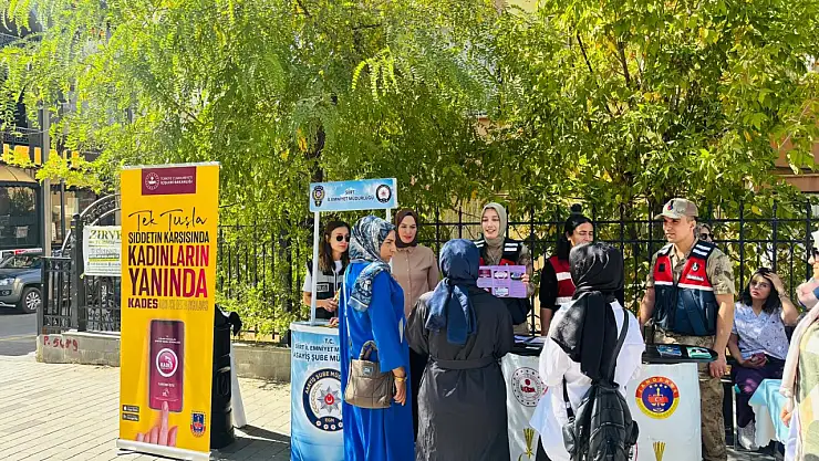 Siirt'te 'Güçlü Aile Güçlü Gelecek' Projesi Kapsamında Bilgilendirme Standı
