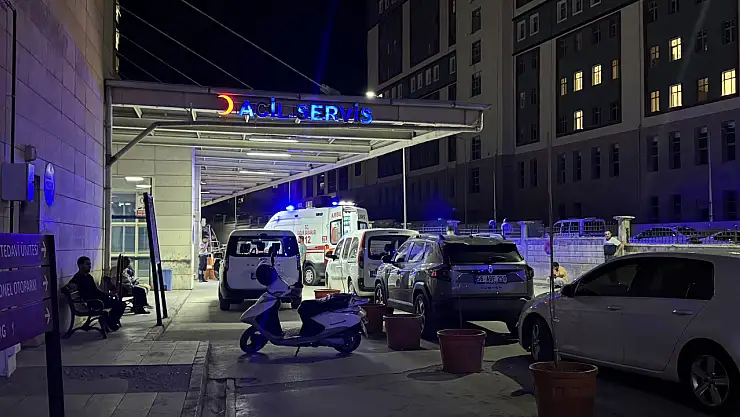 Siirt'te Kız Öğrenci Yurdunda Gıda Zehirlenmesi Şüphesi: 120 Öğrenci Hastaneye Kaldırıldı
