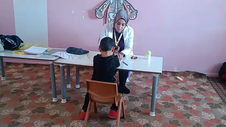 Siirt'te köy okullarında öğrencilere gelişim taraması yapıldı