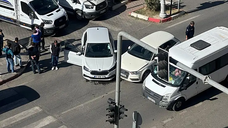 Siirt'te Maddi Hasarlı Kaza