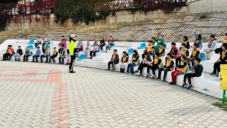 Siirt'te Miniklere Uygulamalı Trafik Güvenliği Eğitimi