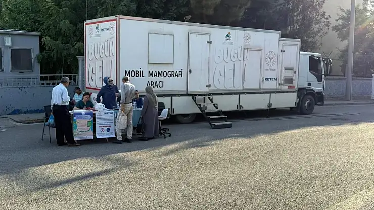 Siirt'te mobil mamografi aracı Barış Mahallesi'nde ücretsiz tarama yaptı