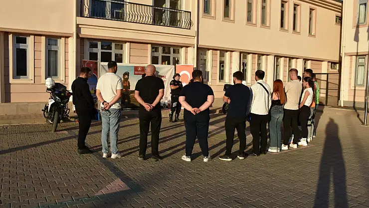 Siirt'te Motosiklet Kazalarını Önlemeye Yönelik 'Bir Kural Bir Ömür' Eğitimi Düzenlendi