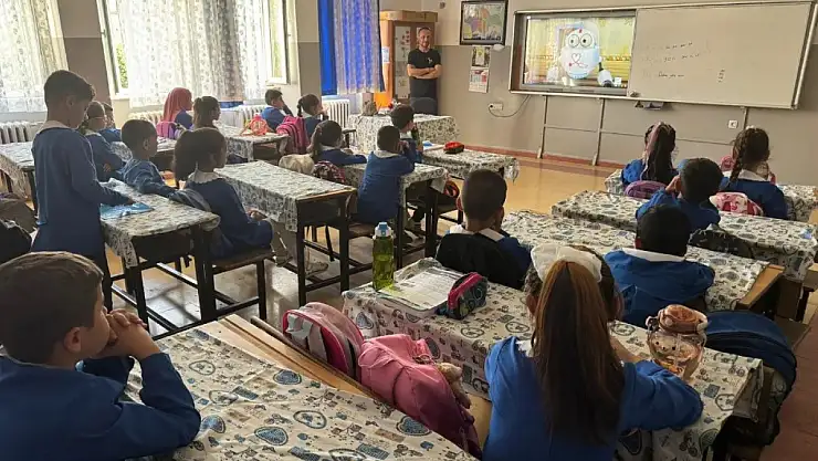 Siirt'te Öğrencilere Ağız ve Diş Sağlığı Eğitimi Verildi
