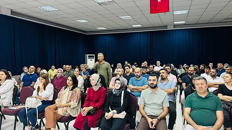 Siirt'te Veli Buluşmaları Yunus Emre İlkokulunda Gerçekleştirildi