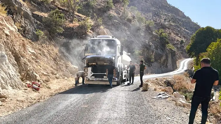 Siirt'te Yakıt Tankeri Alev Almadan Kurtarıldı: Vatandaşlar Facianın Önüne Geçti