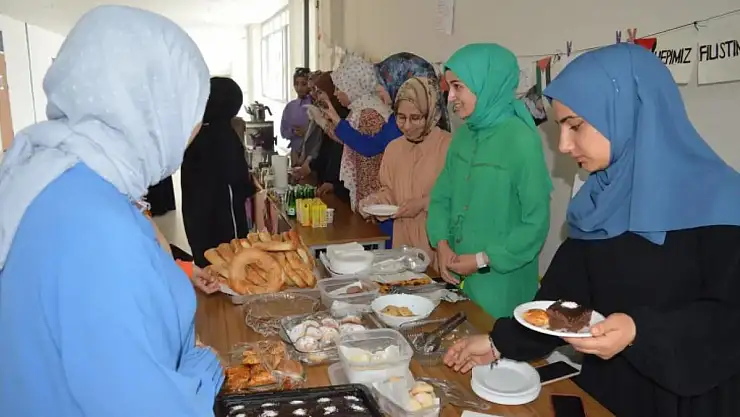 Siirt Üniversitesi Öğrencileri'nden Gazze İçin Boykot Kermesi