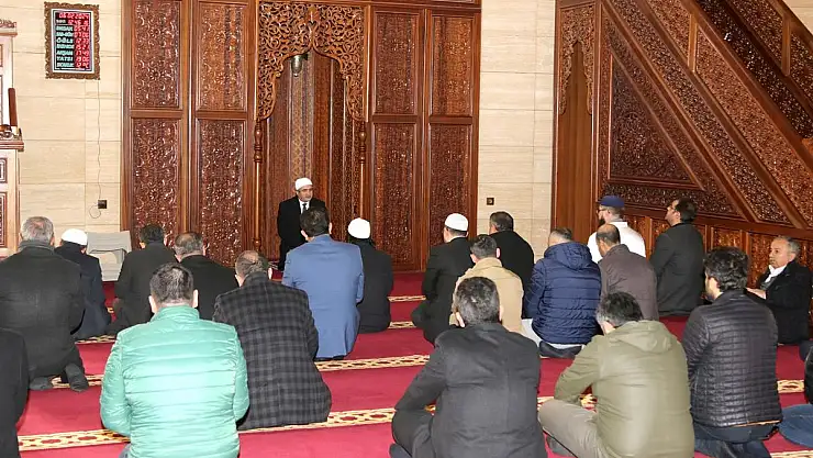 Siirt Üniversitesinde Depremzedeler İçin Anma Etkinliği Düzenlendi