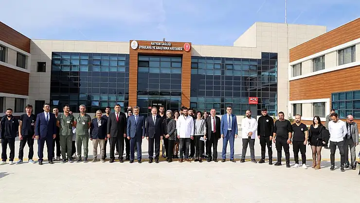 Siirt Valisi Kızılkaya, Üniversite Hayvan Hastanesini Ziyaret Etti