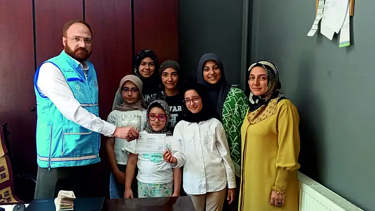 Siirt Yeni Mahalle Kur'an Kursu Öğrencileri Harçlıklarını Filistin'e Bağışladı