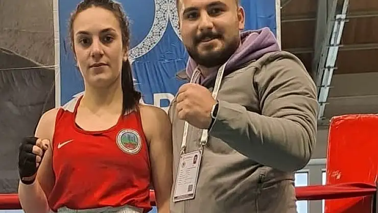 Siirtli Boksör Yarı Finale Yükseldi