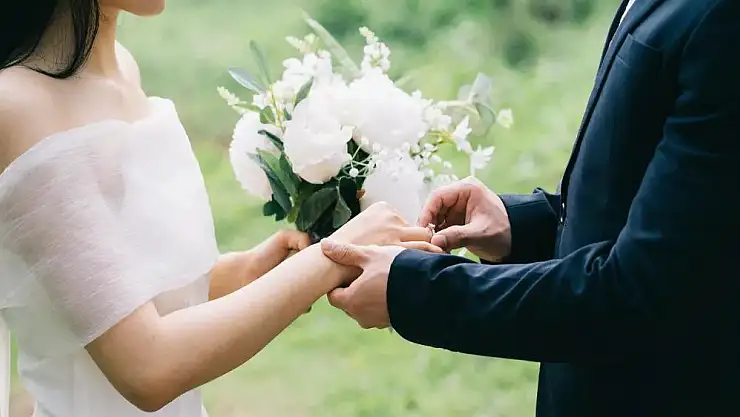 Siirtli Gençlerin Evlenme Yaş Aralığı Erkeklerde 27, Kızlarda 24 Olarak Belirlendi