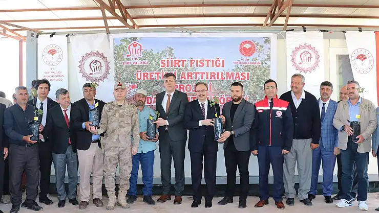Siirt'te 125 Bin Adet Siirt Fıstığı Fidanı Üreticilere Dağıtıldı
