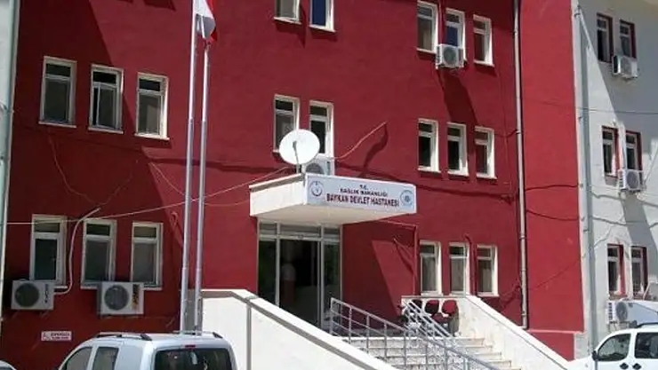 Siirt'te Bir Evde Alev Alan Buzdolabı Yaşlı Adamı Hastanelik Etti