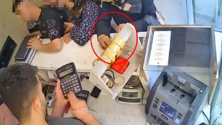 Siirt'te Bir Kadın 3 Çeyrek Altın Satın Aldığı Kuyumcudan 100 Gramlık Bilezik Çaldı