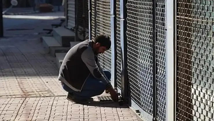 Siirt'te Ekonomik Kriz Yüzünden Kepenk Kapatan Esnaflar