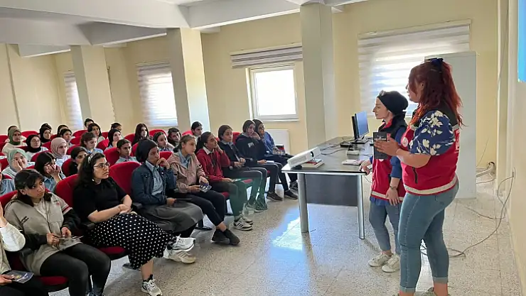 Siirt'te, Erken Yaşta ve Zorla Evliliklerin Önlenmesine Yönelik Eğitim