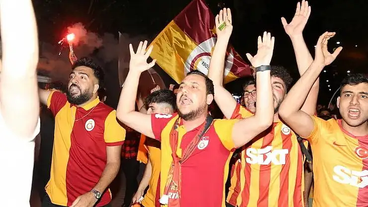 Siirt'te Galatasaray Taraftarları Şampiyonluk Kutlamalarına Hazırlanıyor!