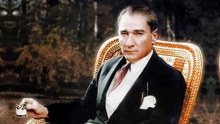 Siirt'te Geçmiş Yıllarda  Düğünlerde Atatürk İle İlgili Çığrılan Türkü