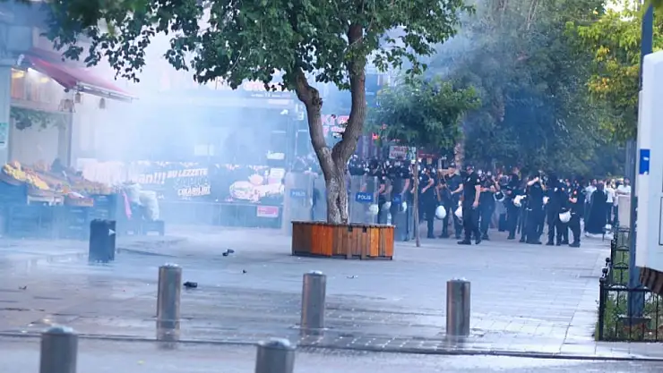 Siirt'te, Hakkari Protestosuna Polis Müdahalesinde 3 Gözaltı