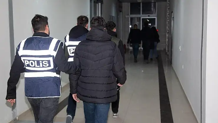 Siirt'te Hırsızlık Operasyonu: İki Şüpheli Tutuklandı!