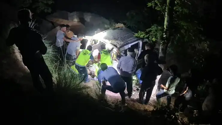 Siirt'te, Kayıp Olarak Aranan 67 Yaşındaki Aybek, 150 Metrelik Uçurumda Yaralı Olarak Bulundu