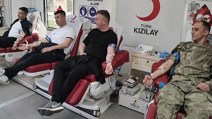 Siirt'te Mehmetçik'ten Türk Kızılay'ına Kan Desteği