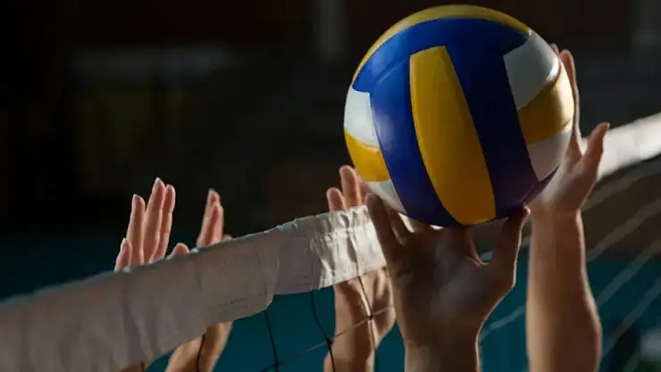 Siirt'te Öğretmenler Voleybol Sahasında Buluşuyor