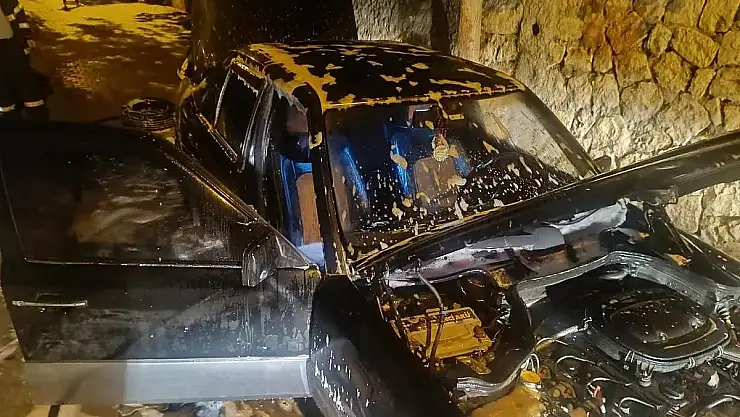 Siirt'te Seyir Halindeki Otomobil Alevlere Teslim Oldu!