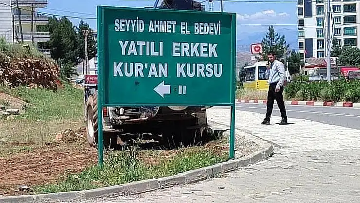 Siirt'te Sürücüler Tabelaların Görüş Açılarını Kapatmasında Şikayetçi