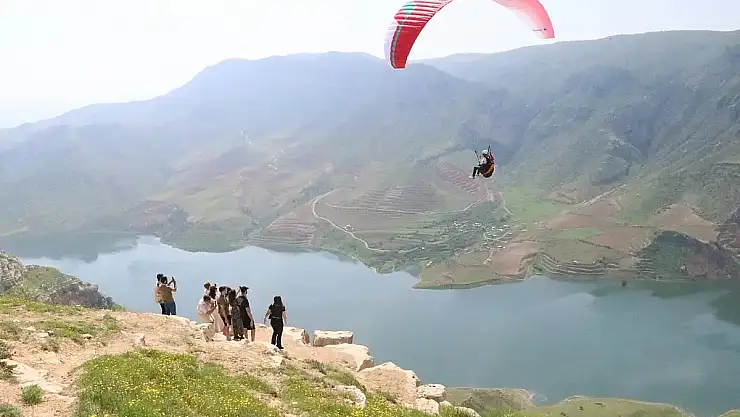 Siirt'te Yamaç Paraşütü Heyecanı