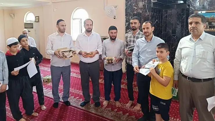 Siirt'te Yaz Kur'an Kursu Öğrencileri İçin Bilgi Yarışması Düzenlendi