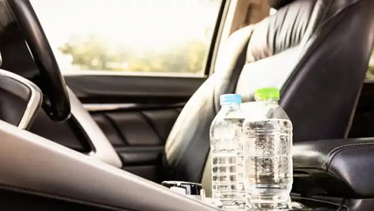 Su Şişesi Elektrikli Otomobili Kullanılamaz Hâle Getirdi: 500 Bin TL'lik Fatura Çıktı