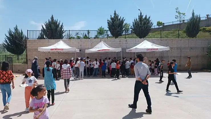 TOKİ Osman Gazi İlk ve Ortaokulu Depremzedeler Yararına Kermes Düzenledi