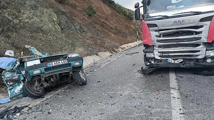 Trafik Kazası: 2 Ölü, 1 Yaralı