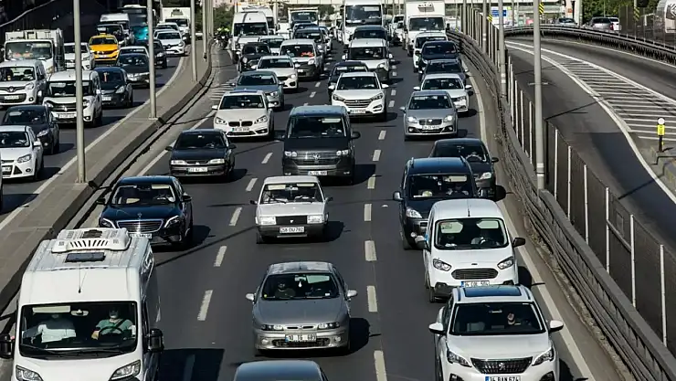 Trafikte Akrobatik Hareketlere Ağır Yaptırımlar Geliyor: Ehliyete 60 Gün El Konulacak