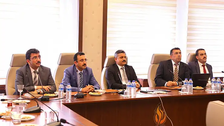 Üniversitemizde Tarım ve Hayvancılık Zirvesi Gerçekleştirildi