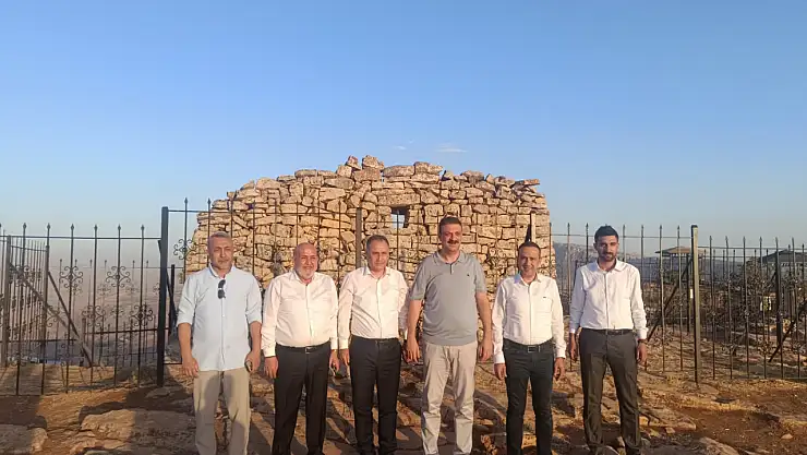 Vakıflar Genel Müdürü Aksu, Siirt'in Tarihini Yerinde İnceledi! Hacı Hüseyin Ağa Vakfı Ev Sahipliğinde Anlamlı Ziyaret