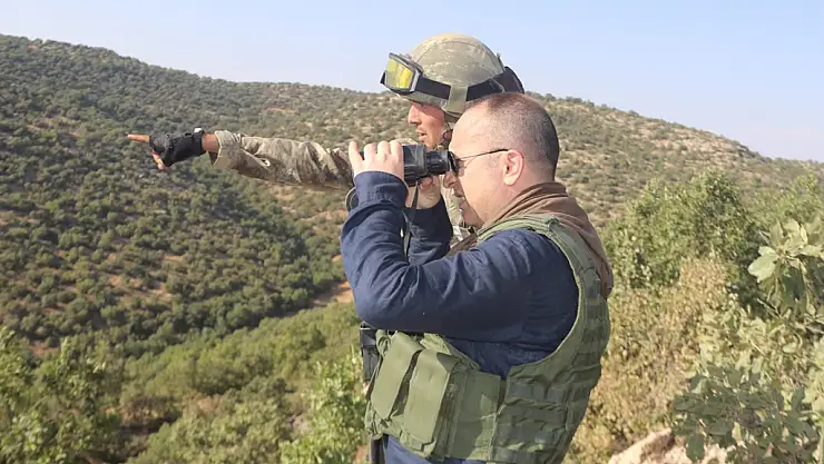 VALİ ALİ FUAT ATİK, 12 TERÖRİSTİN ÖLDÜRÜLDÜĞÜ OPERASYON BÖLGESİNDE İNCELEMELERDE BULUNDU