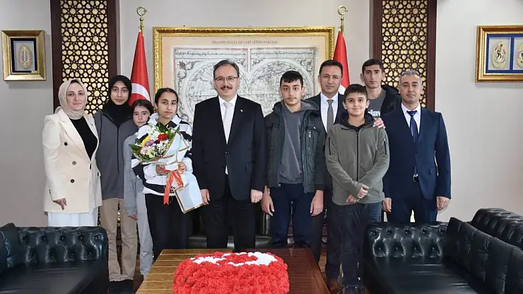 Vali Dr. Kemal Kızılkaya'ya Kütüphaneler Haftası Ziyareti