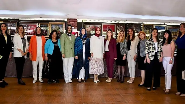 Vali Eşi Nurten Kızılkaya, Filografi ve Üç Boyutlu Kağıt Rolyef Kursunun Sergi Açılışını Gerçekleştirdi