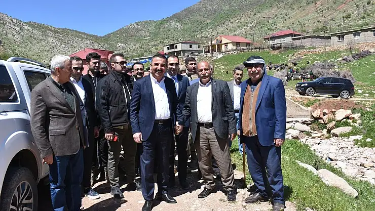 VALİ HACIBEKTAŞOĞLU, ERUH VE PERVARİ'YE BAĞLI KÖY VE MEZRALARI ZİYARET ETTİ