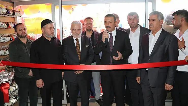 VALİ HACIBEKTAŞOĞLU, 'MEYDAN PARK AVM'NİN AÇILIŞINA KATILDI