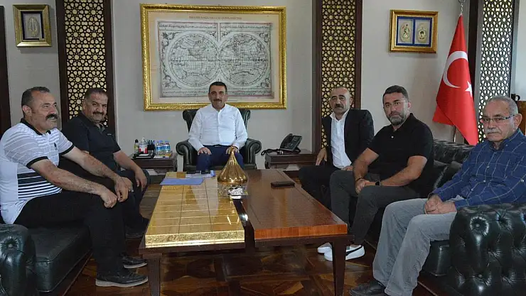 Vali Hacıbektaşoğlu, Siirt İl Özel İdare Spor Kulübü Yönetimini Kabul Etti