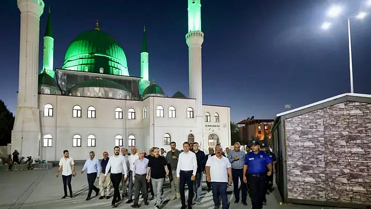 Vali Kızılkaya, Veysel Karani Beldesini Ziyaret Etti
