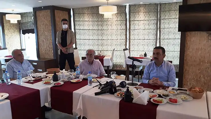 VALİ VE BELEDİYE BAŞKAN VEKİLİ OSMAN HACI BEKTAŞOĞLU: 'SİİRT'İN SORUNLARINI ÇÖZMEK İÇİN EL BİRLİĞİYLE ÇALIŞACAĞIZ'