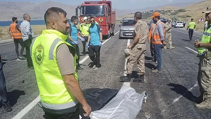 Van-Erciş'teki Feci Kazaya Siirt Eruh ERKUT Ekipleri de Müdahale Etti