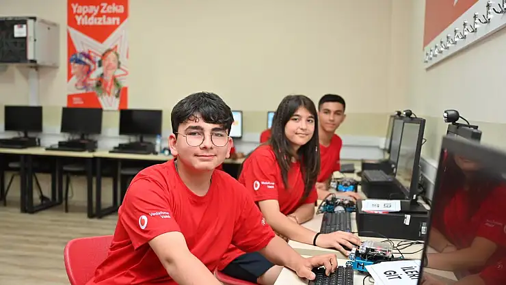'YAPAY ZEKÂ YILDIZLARI' PROJESİNE ÇOKLU DÜŞÜNCE SİSTEMİ